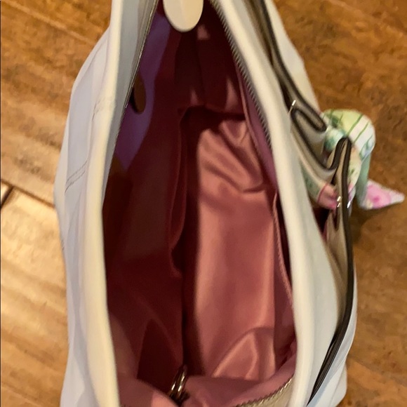 Coach purse in excellent condition! - Picture 3 of 4